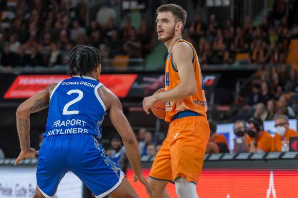 帮助湖人把 帮助湖人把